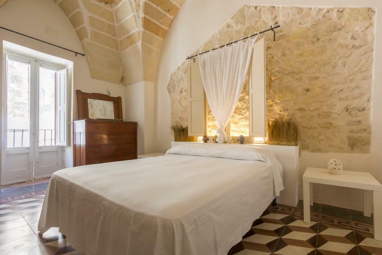Explore The Historic City On Foot From An Old Town House Lecce Eksteriør billede