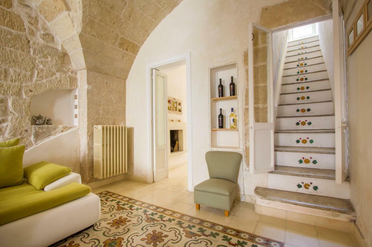 Explore The Historic City On Foot From An Old Town House Lecce Eksteriør billede