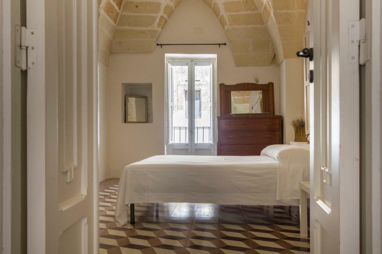 Explore The Historic City On Foot From An Old Town House Lecce Eksteriør billede