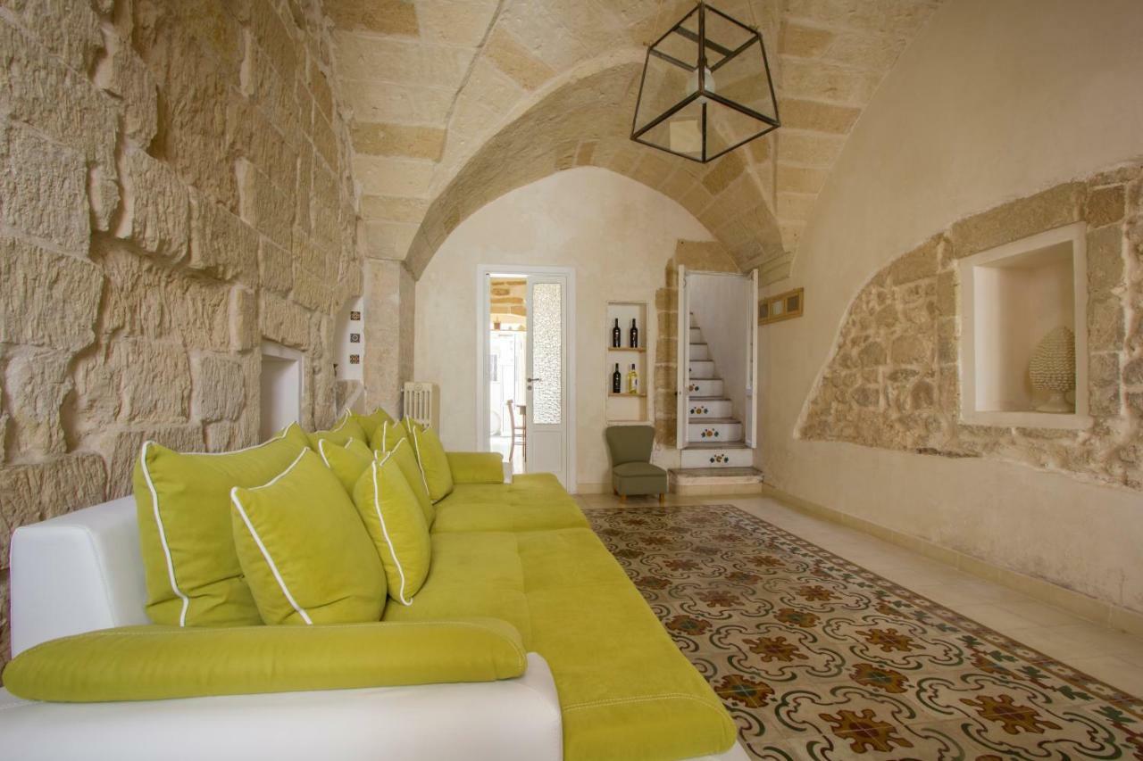Explore The Historic City On Foot From An Old Town House Lecce Eksteriør billede