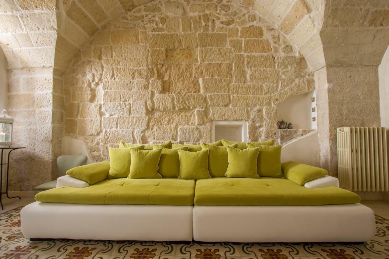Explore The Historic City On Foot From An Old Town House Lecce Eksteriør billede