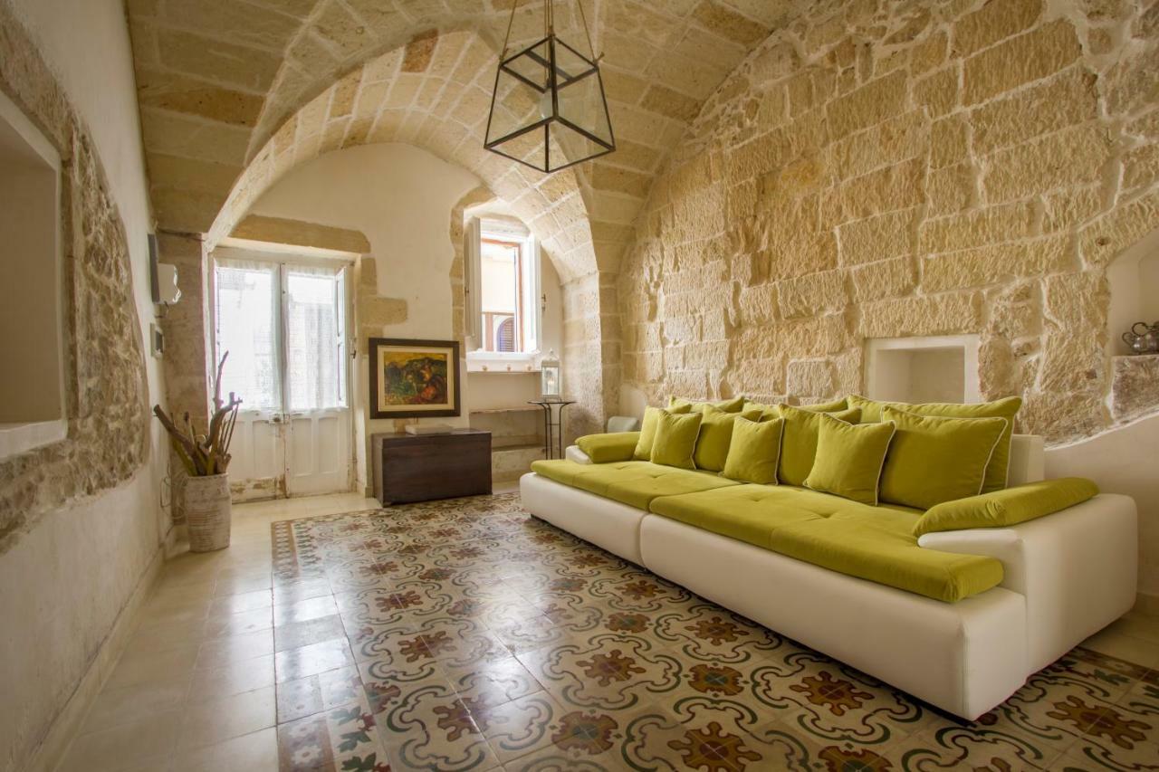 Explore The Historic City On Foot From An Old Town House Lecce Eksteriør billede