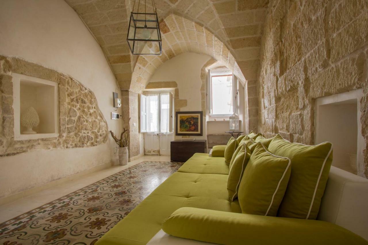 Explore The Historic City On Foot From An Old Town House Lecce Eksteriør billede