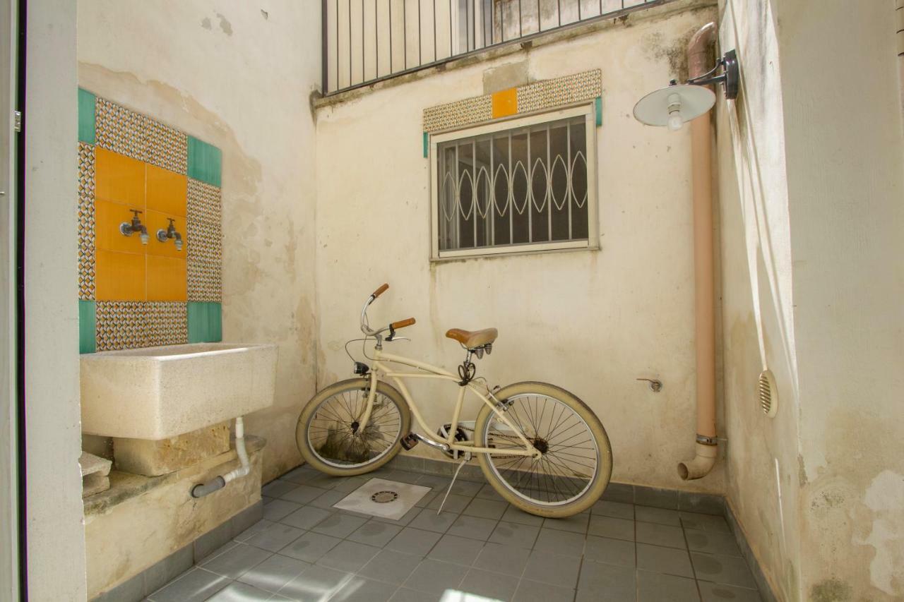 Explore The Historic City On Foot From An Old Town House Lecce Eksteriør billede