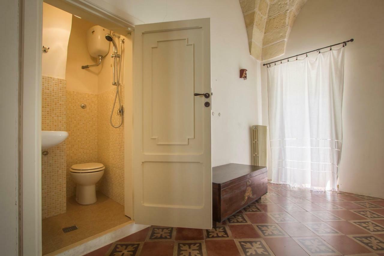 Explore The Historic City On Foot From An Old Town House Lecce Eksteriør billede