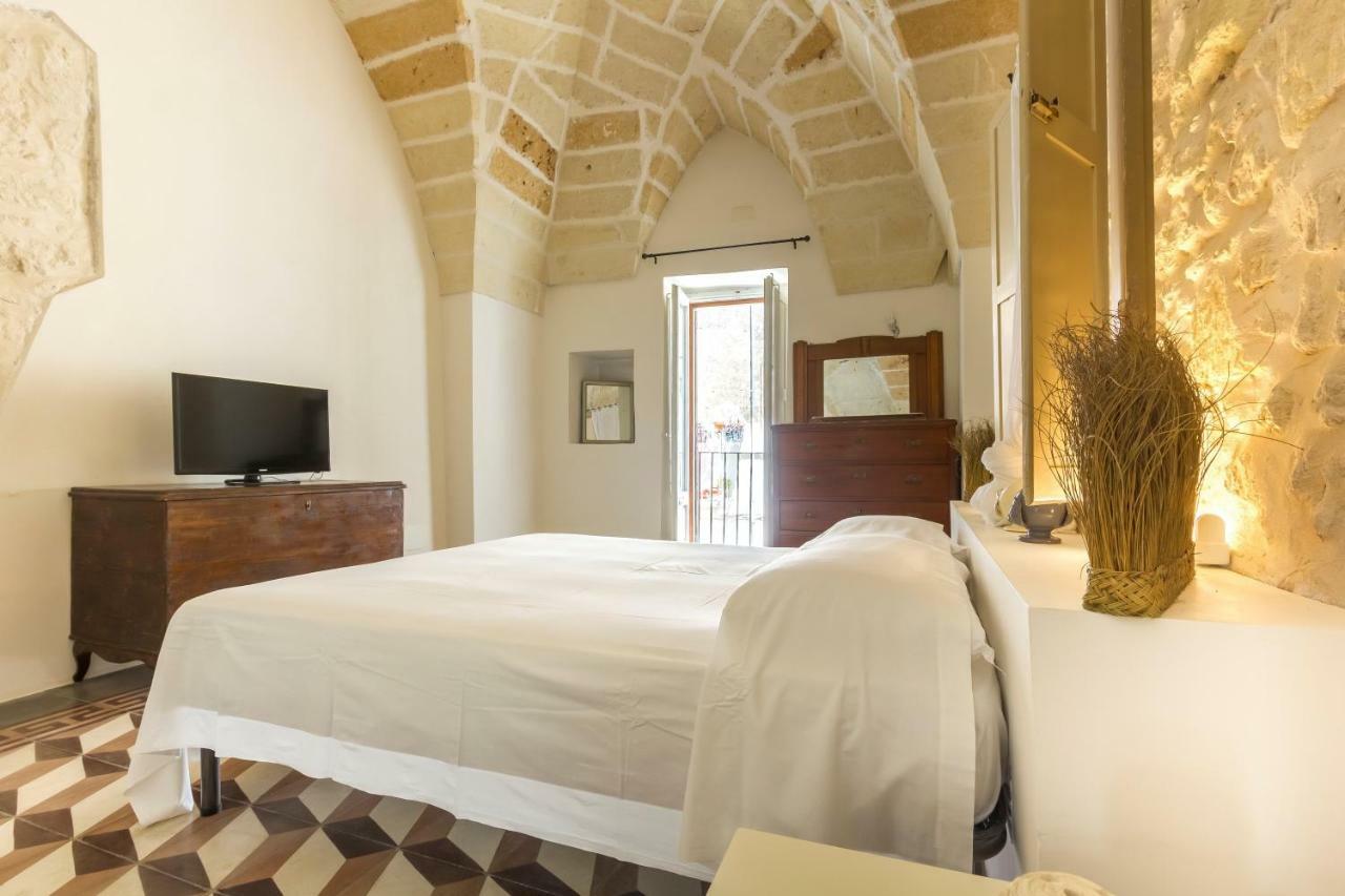 Explore The Historic City On Foot From An Old Town House Lecce Eksteriør billede