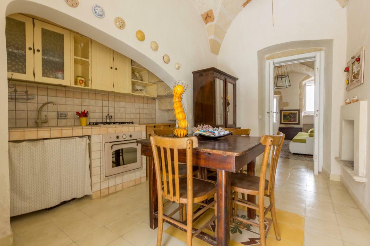 Explore The Historic City On Foot From An Old Town House Lecce Eksteriør billede