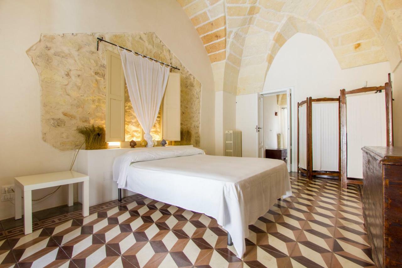 Explore The Historic City On Foot From An Old Town House Lecce Eksteriør billede