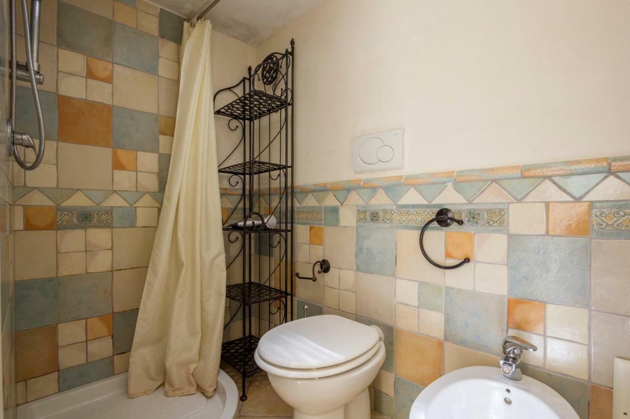 Explore The Historic City On Foot From An Old Town House Lecce Eksteriør billede
